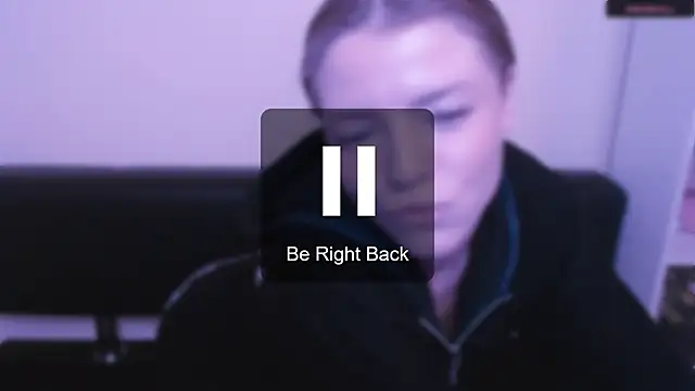 Snapshot of MissOliviaa_ chatting on December 30, 10:43 am MissOliviaa online show from December 30, 10:43 am