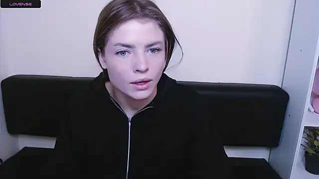 Snapshot of MissOliviaa_ chatting on January 8, 11:10 am MissOliviaa online show from January 8, 11:10 am