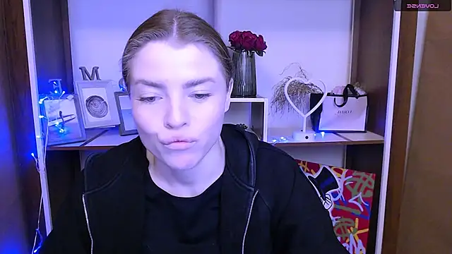 Snapshot of MissOliviaa_ chatting on January 13, 8:05 am MissOliviaa online show from January 13, 8:05 am