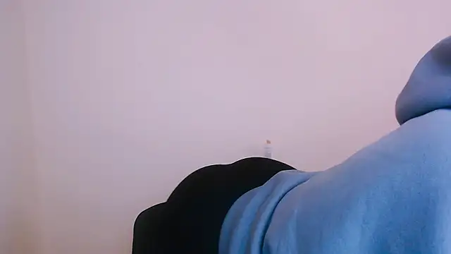 Snapshot of MissOliviaa_ chatting on January 15, 8:41 am MissOliviaa online show from January 15, 8:41 am