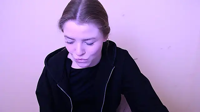 Snapshot of MissOliviaa_ chatting on January 16, 8:22 am MissOliviaa online show from January 16, 8:22 am