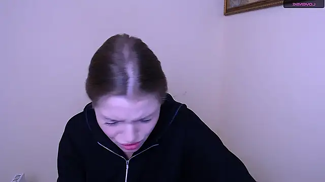 Snapshot of MissOliviaa_ chatting on January 18, 7:28 am MissOliviaa online show from January 18, 7:28 am