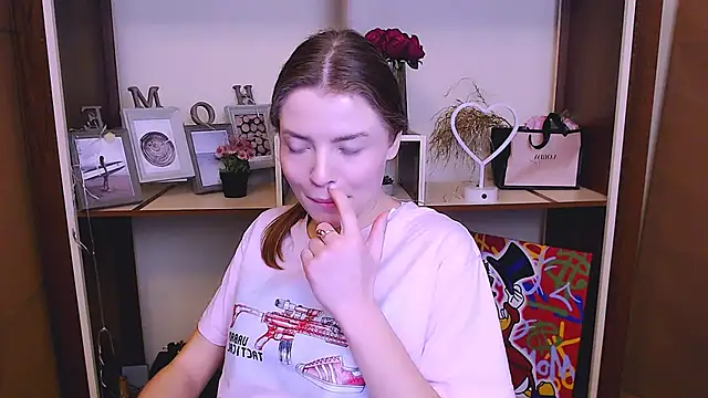 Snapshot of MissOliviaa_ chatting on January 25, 9:47 am MissOliviaa online show from January 25, 9:47 am