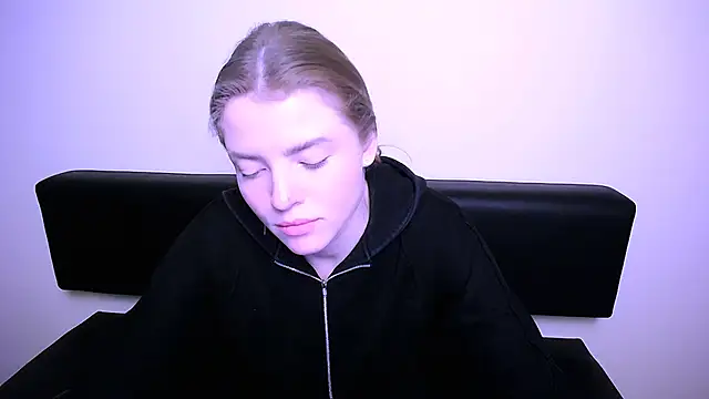 Snapshot of MissOliviaa_ chatting on January 31, 2:49 pm MissOliviaa online show from January 31, 2:49 pm