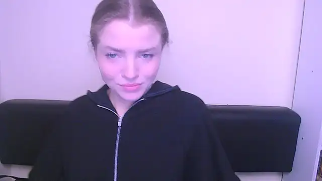 Snapshot of MissOliviaa_ chatting on February 3, 7:51 am MissOliviaa online show from February 3, 7:51 am