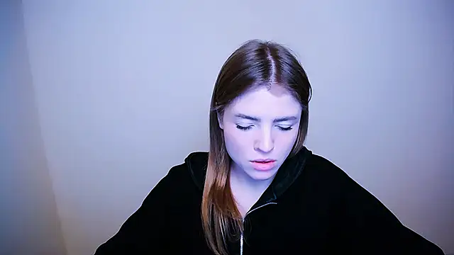 Snapshot of MissOliviaa_ chatting on February 11, 1:20 pm MissOliviaa online show from February 11, 1:20 pm