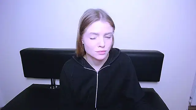 Snapshot of MissOliviaa_ chatting on February 18, 11:44 am MissOliviaa online show from February 18, 11:44 am