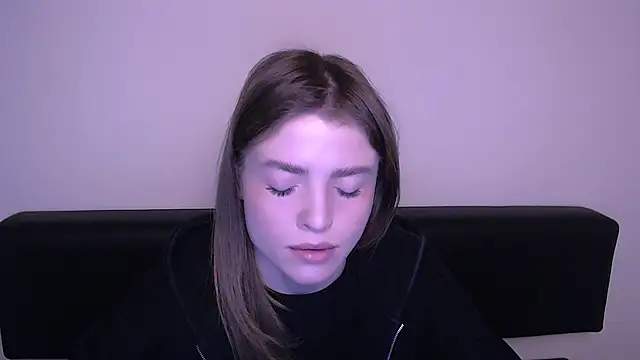 Snapshot of MissOliviaa_ chatting on February 19, 10:12 am MissOliviaa online show from February 19, 10:12 am