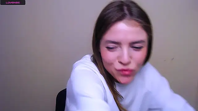 Snapshot of MissOliviaa_ chatting on February 26, 10:47 am MissOliviaa online show from February 26, 10:47 am