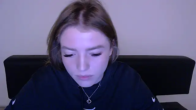 Snapshot of MissOliviaa_ chatting on March 6, 11:47 am MissOliviaa online show from March 6, 11:47 am