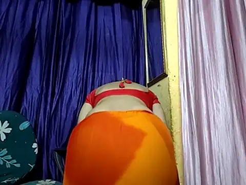 poojaxxx65 online show from June 11, 9:13 pm