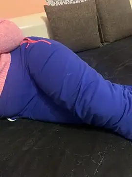 Snapshot of lora19922 chatting on December 29, 9:30 pm lora19922 online show from December 29, 9:30 pm