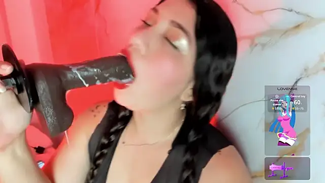 hade cute online show from May 13, 6:27 pm