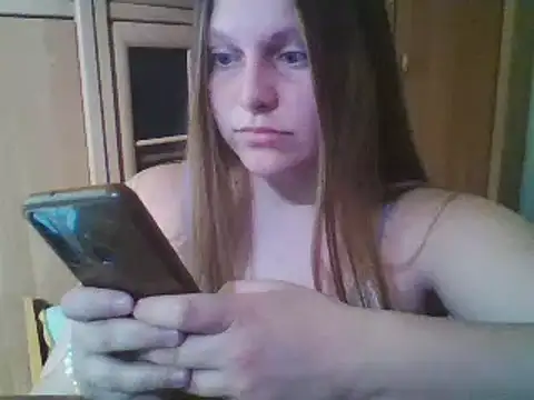 Evasapples online show from February 7, 9:15 pm