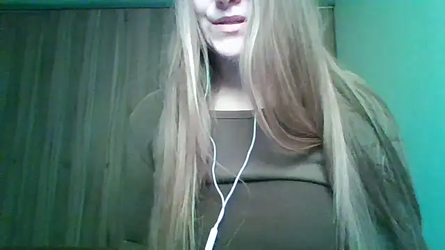 Evasapples online show from February 1, 8:40 pm