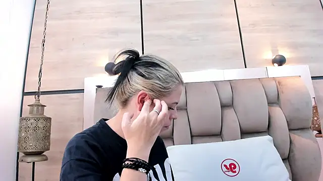 dorothy vegga online show from April 7, 3:51 am