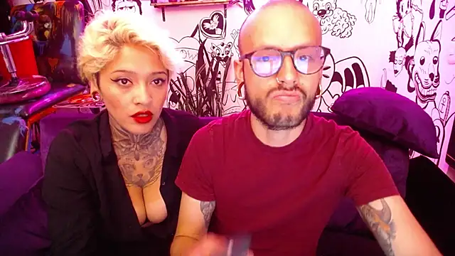 Snapshot of tatouagendecouple chatting on February 2, 3:21 am tatouagendecouple online show from February 2, 3:21 am