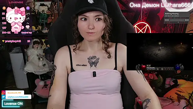 Snapshot of BrandiWRLD_999 chatting on February 13, 7:32 pm BrandiWRLD 999 online show from February 13, 7:32 pm