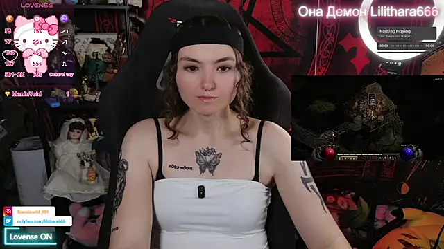 Snapshot of BrandiWRLD_999 chatting on February 17, 8:04 pm BrandiWRLD 999 online show from February 17, 8:04 pm