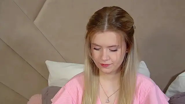 MilanaBalmain online show from April 6, 4:32 am