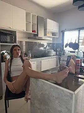 Snapshot of dreamgirls100 chatting on December 31, 6:37 am dreamgirls100 online show from December 31, 6:37 am