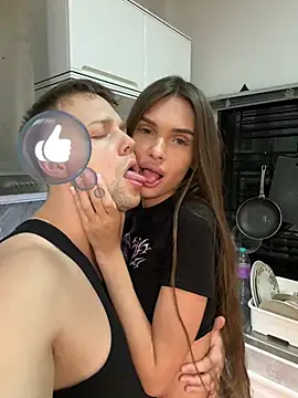 Snapshot of dreamgirls100 chatting on January 7, 10:19 pm dreamgirls100 online show from January 7, 10:19 pm