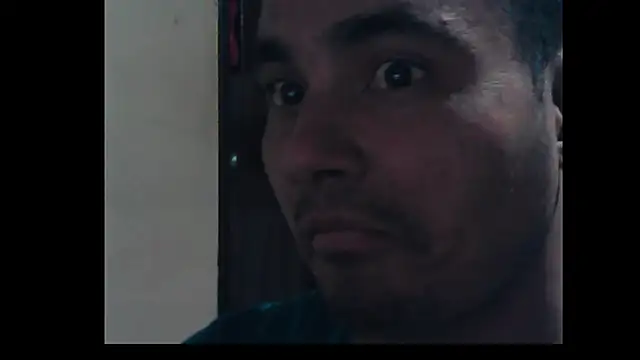 Snapshot of GUSEINSADAT chatting on January 3, 12:33 am GUSEINSADAT online show from January 3, 12:33 am