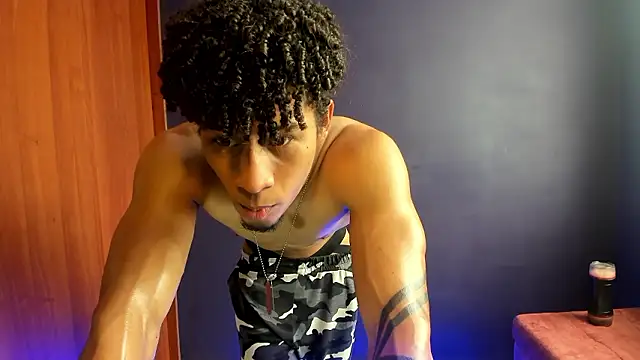 Snapshot of Pendragon1224 chatting on December 1, 4:29 pm Pendragon1224 online show from December 1, 4:29 pm