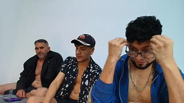 Snapshot of Benjamin_show chatting on October 30, 2:35 am Benjamin show online show from October 30, 2:35 am