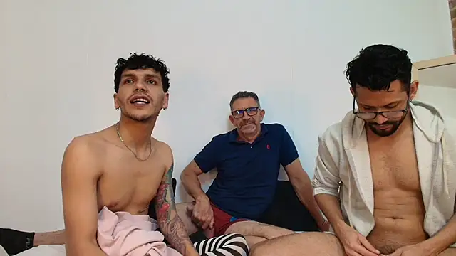 Snapshot of Benjamin_show chatting on December 18, 8:15 pm Benjamin show online show from December 18, 8:15 pm