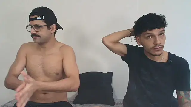 Snapshot of Benjamin_show chatting on February 10, 3:38 pm Benjamin show online show from February 10, 3:38 pm