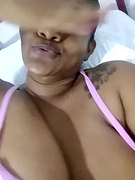 Snapshot of alejandraboobs07 chatting on December 3, 3:52 am alejandraboobs07 online show from December 3, 3:52 am