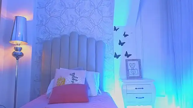 Snapshot of samanta_william chatting on October 14, 3:40 am samanta william online show from October 14, 3:40 am