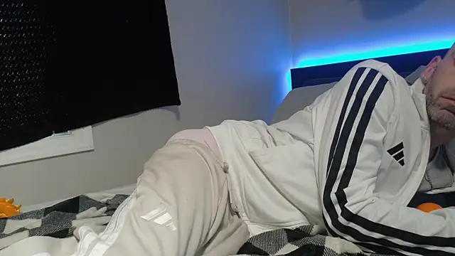 smokee parT903 online show from February 5, 6:45 pm