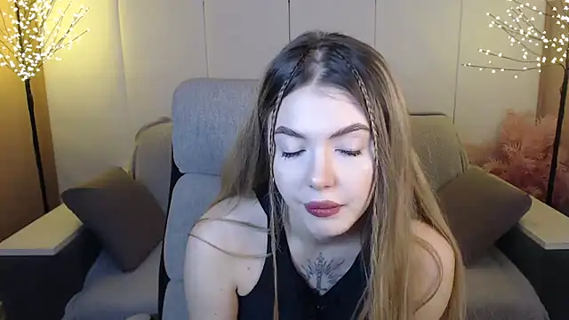 Snapshot of Ritaneer chatting on February 11, 9:09 am Ritaneer online show from February 11, 9:09 am