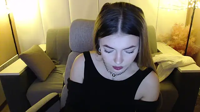 Snapshot of Ritaneer chatting on March 8, 9:06 am Ritaneer online show from March 8, 9:06 am