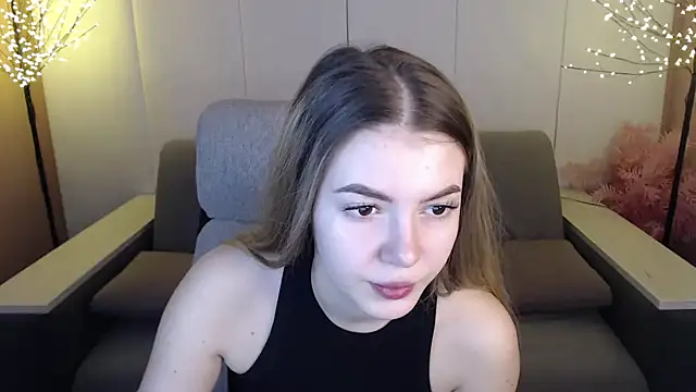 Snapshot of Ritaneer chatting on March 19, 9:06 am Ritaneer online show from March 19, 9:06 am