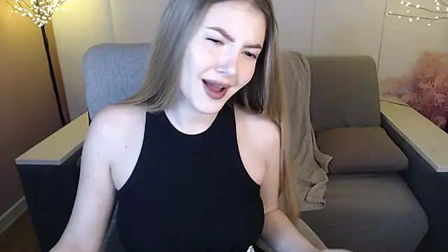 Snapshot of Ritaneer chatting on March 21, 9:01 am Ritaneer online show from March 21, 9:01 am