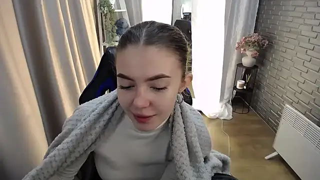 Snapshot of Ritaneer chatting on October 15, 8:14 am Ritaneer online show from October 15, 8:14 am