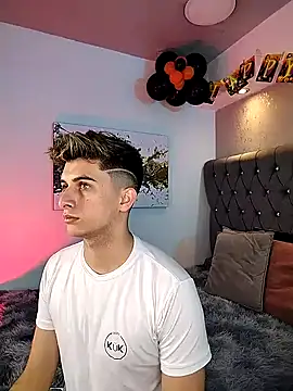 Snapshot of MrWilliseo chatting on October 28, 8:11 pm MrWilliseo online show from October 28, 8:11 pm