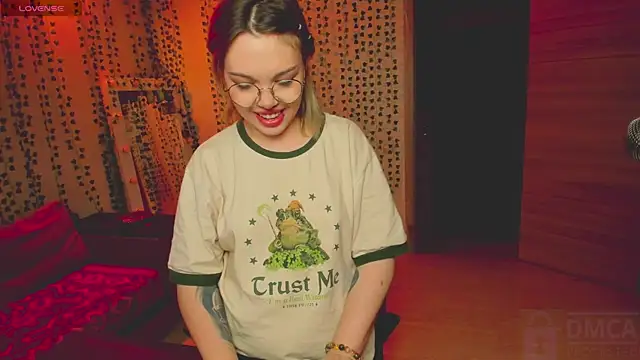 whoa-hoa-hoa-hoa-hoa online show from April 11, 3:27 pm