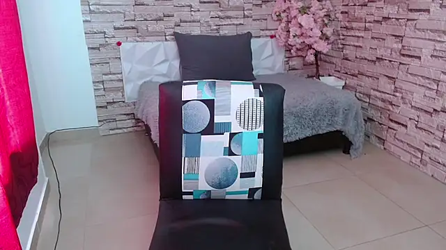 Snapshot of Vanse_lust chatting on December 13, 6:05 pm Vanse lust online show from December 13, 6:05 pm