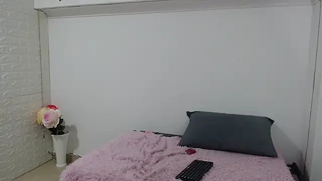 Snapshot of Vanse_lust chatting on January 21, 12:57 am Vanse lust online show from January 21, 12:57 am