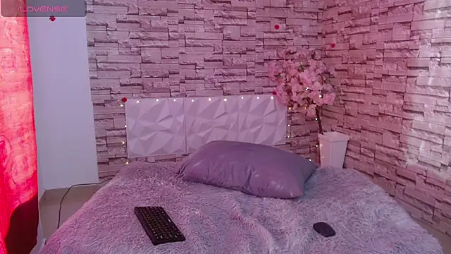 Snapshot of Vanse_lust chatting on February 6, 10:10 pm Vanse lust online show from February 6, 10:10 pm