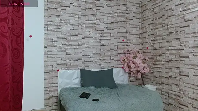 Snapshot of Vanse_lust chatting on February 13, 12:24 am Vanse lust online show from February 13, 12:24 am