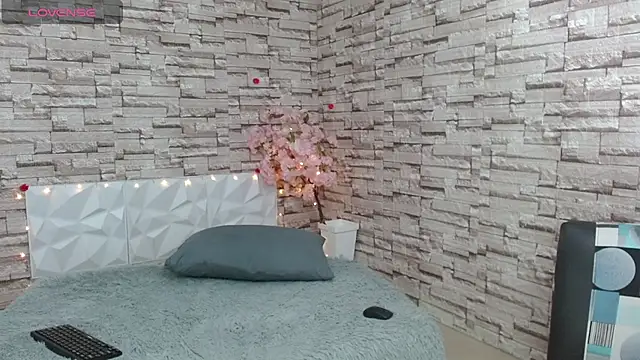 Snapshot of Vanse_lust chatting on March 22, 2:16 am Vanse lust online show from March 22, 2:16 am