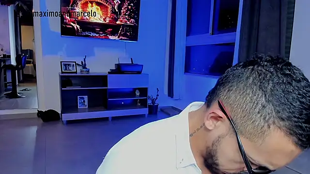 Snapshot of Maximo_Marcelo chatting on December 4, 3:04 am Maximo Marcelo online show from December 4, 3:04 am