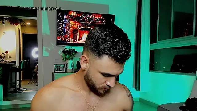 Snapshot of Maximo_Marcelo chatting on December 24, 12:11 am Maximo Marcelo online show from December 24, 12:11 am