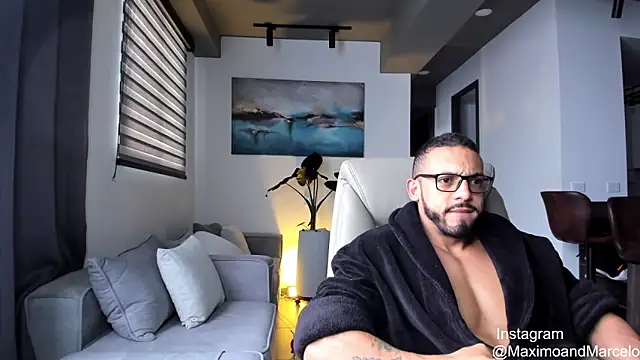 Snapshot of Maximo_Marcelo chatting on March 18, 1:09 pm Maximo Marcelo online show from March 18, 1:09 pm