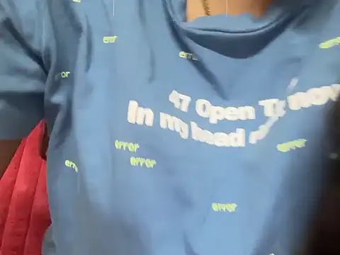 Snapshot of _FluffyHxney_ chatting on December 7, 5:59 am FluffyHxney online show from December 7, 5:59 am